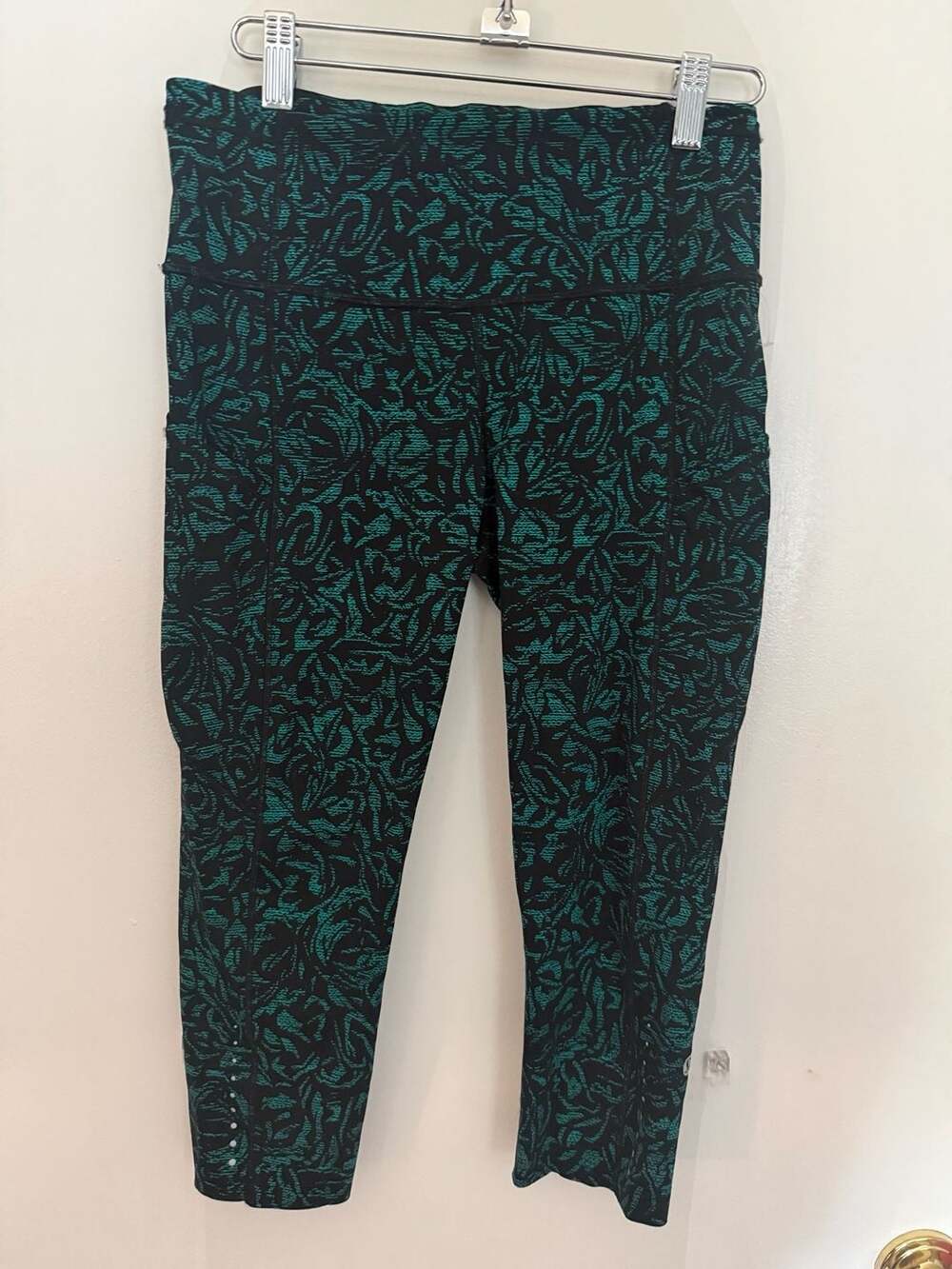 Lululemon Fast and Free Crop Size 8 Thrive Viridian Green Black Nulux
